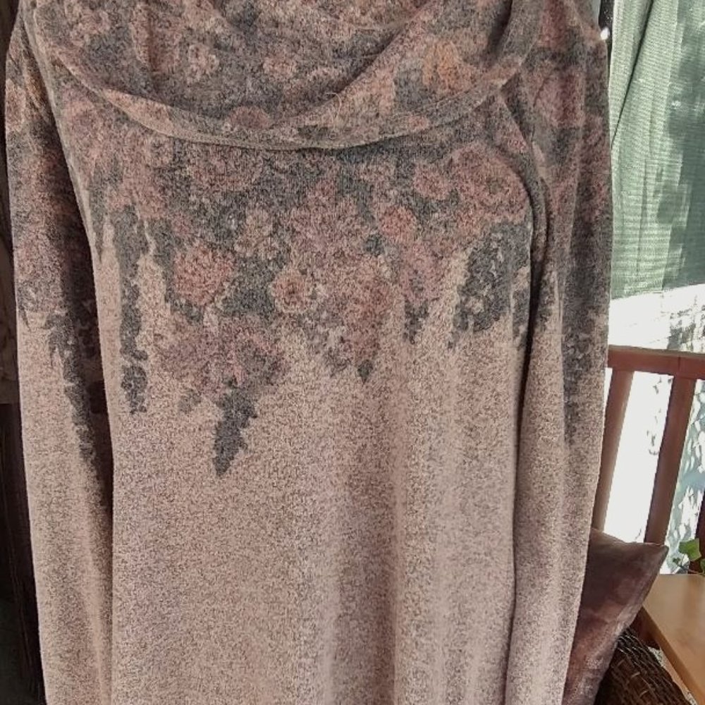 Women's Maurices women's long sleeve top size L